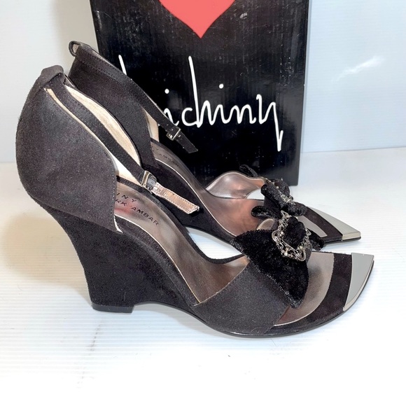 Luichiny Alice Chrome tip open toe Black Wedge w/ Black bows w/ Vintage buckles - Picture 3 of 15